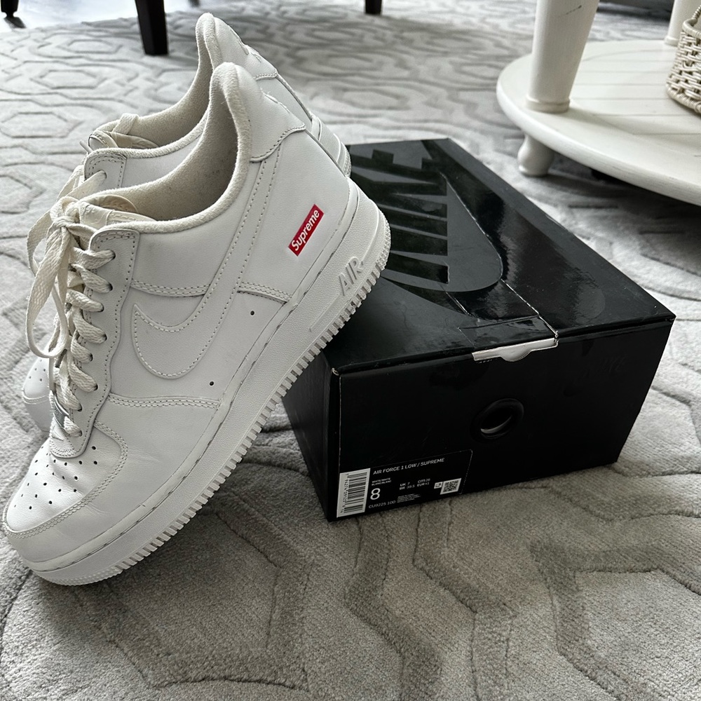 Nike supreme